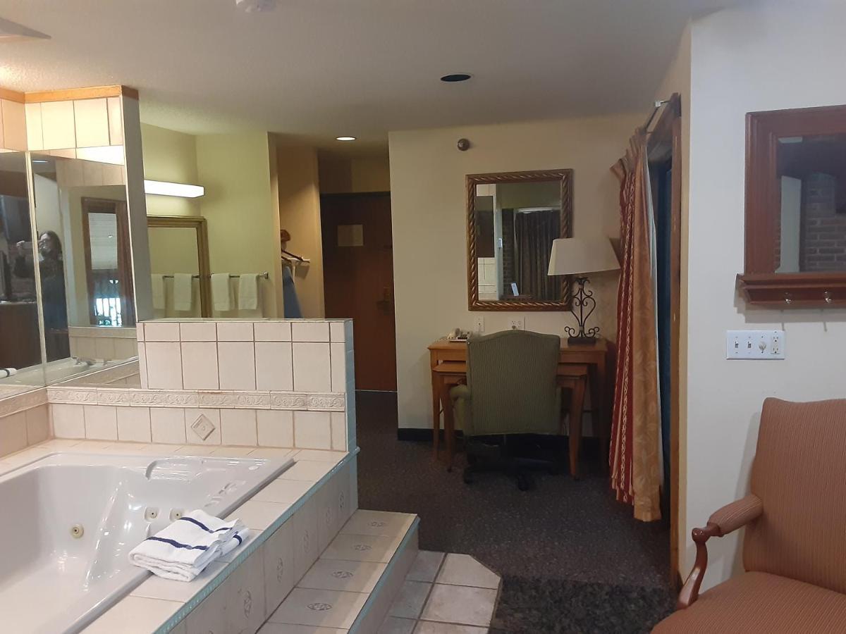 American Inn And Suites Ionia Εξωτερικό φωτογραφία