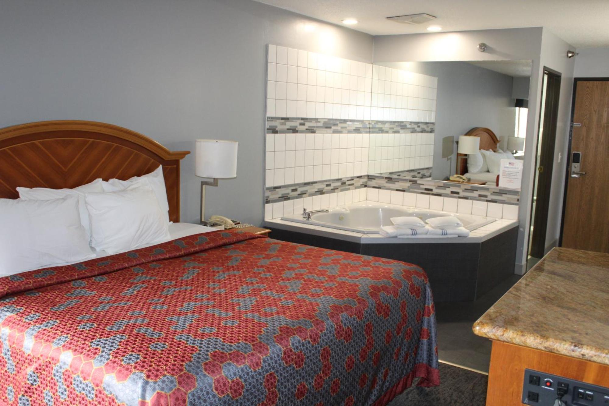 American Inn And Suites Ionia Εξωτερικό φωτογραφία
