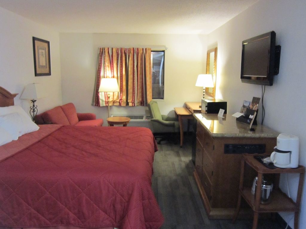American Inn And Suites Ionia Δωμάτιο φωτογραφία